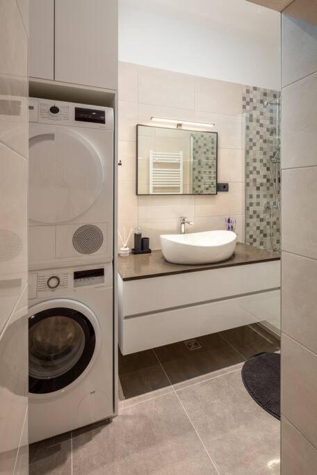 Apartman Drago 4* - 2 Minutes From The Town Centre Σπλιτ Εξωτερικό φωτογραφία